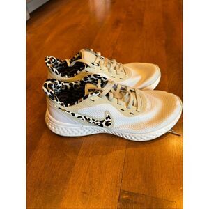 Nike Revolution Women’s Running Shoes Sz 7.5 White Leopard Print Swoosh Athletic